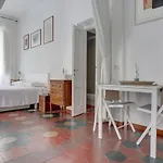 Apartment (35 m²), 1 Schlafzimmer und 1 eigene Badezimmer in Kolosseum und Forum Romanum