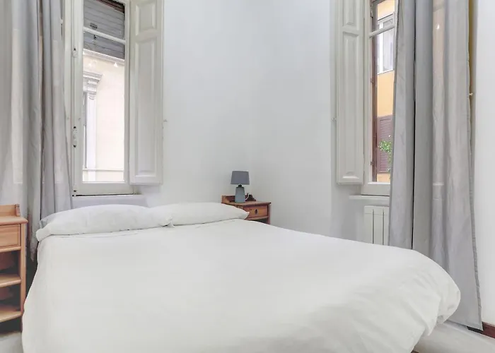 Apartment (35 m²), 1 Schlafzimmer und 1 eigene Badezimmer in Kolosseum und Forum Romanum